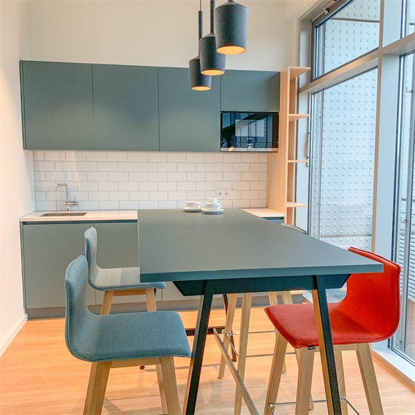 In exponierter Lage: Gut sichtbar und modern