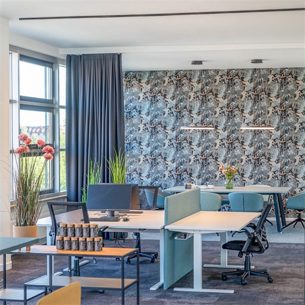 In exponierter Lage: Gut sichtbar und modern